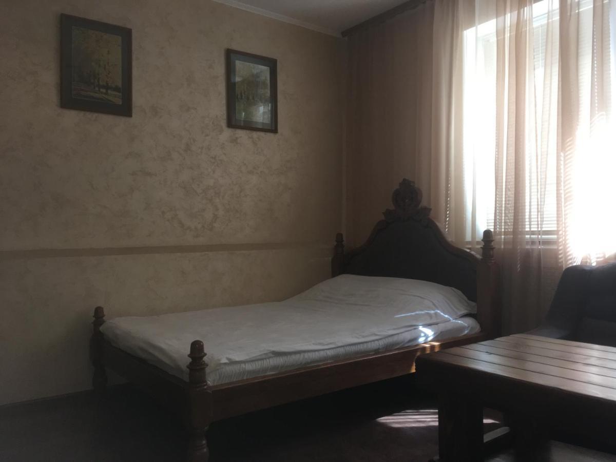 Міні-Готель Нептун Rivne Buitenkant foto
