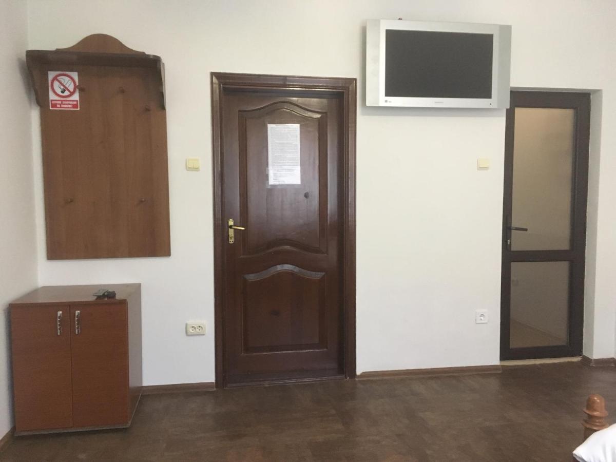 Міні-Готель Нептун Rivne Buitenkant foto